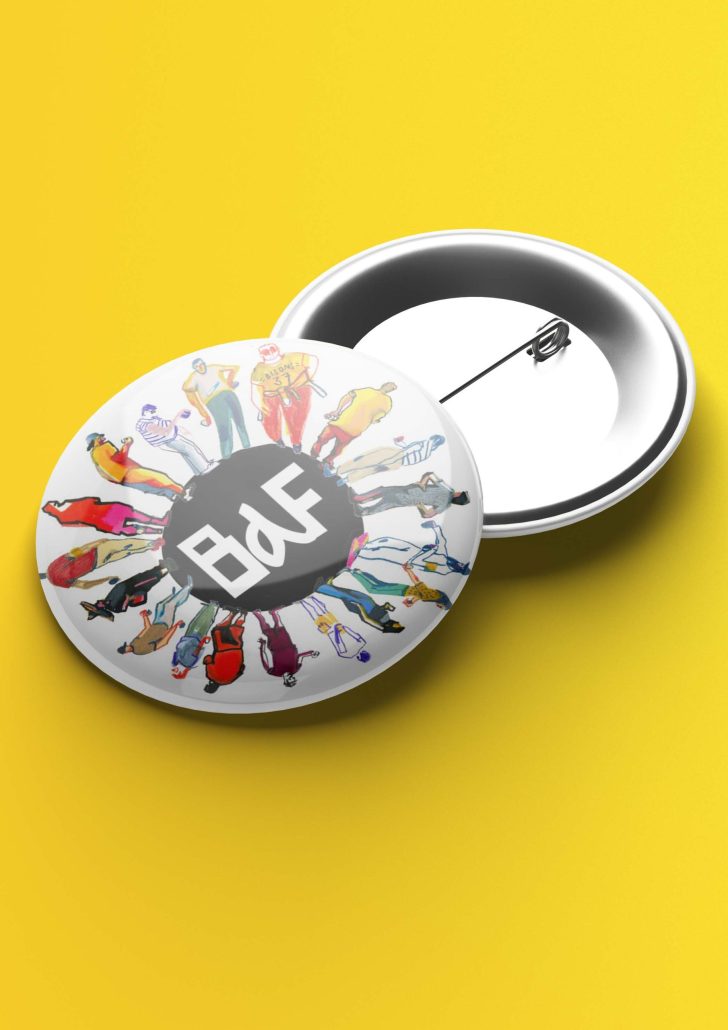 BADGE FOND JAUNE